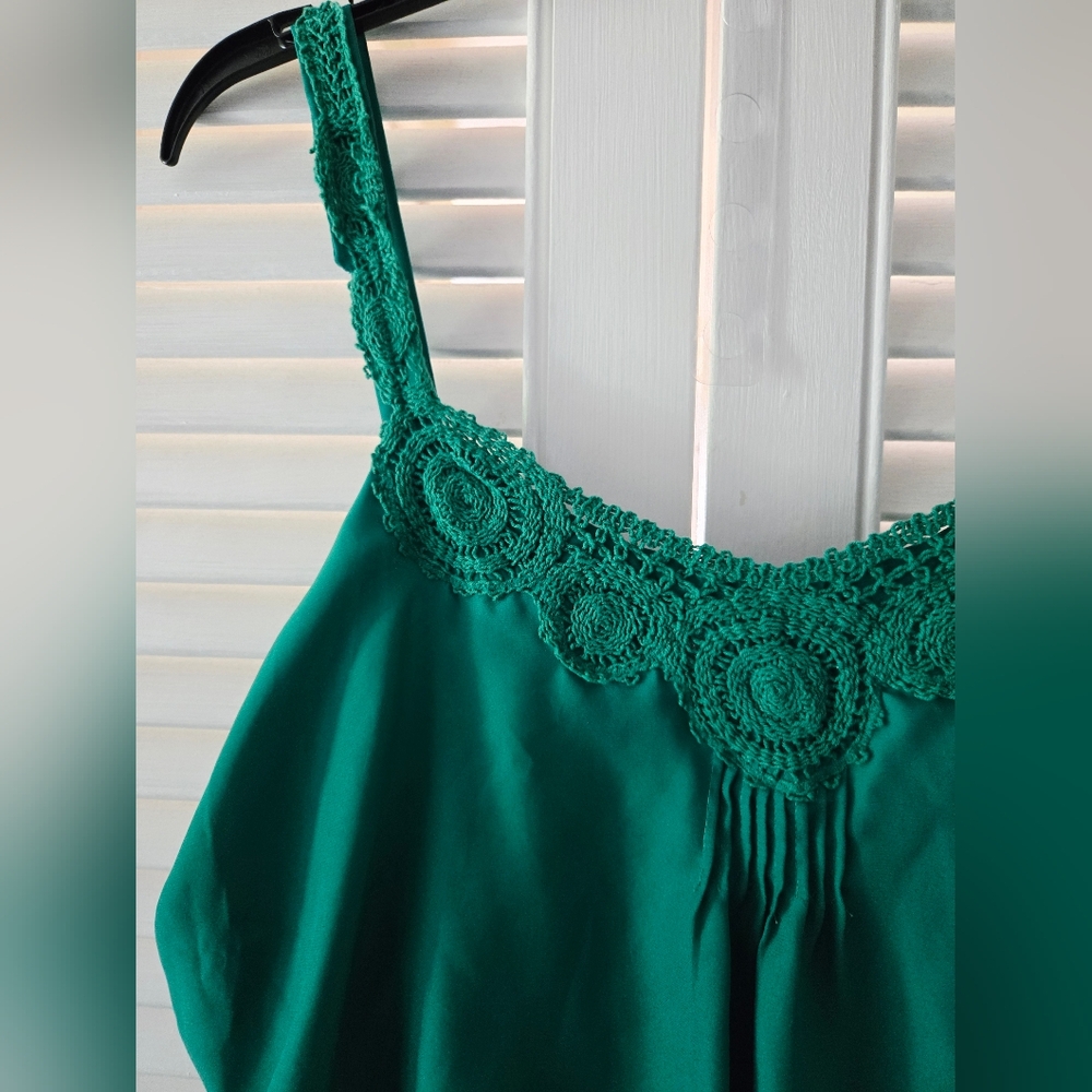 LC Lauren Conrad Emerald Green Lace Trim Dress - Picture 3 of 8
